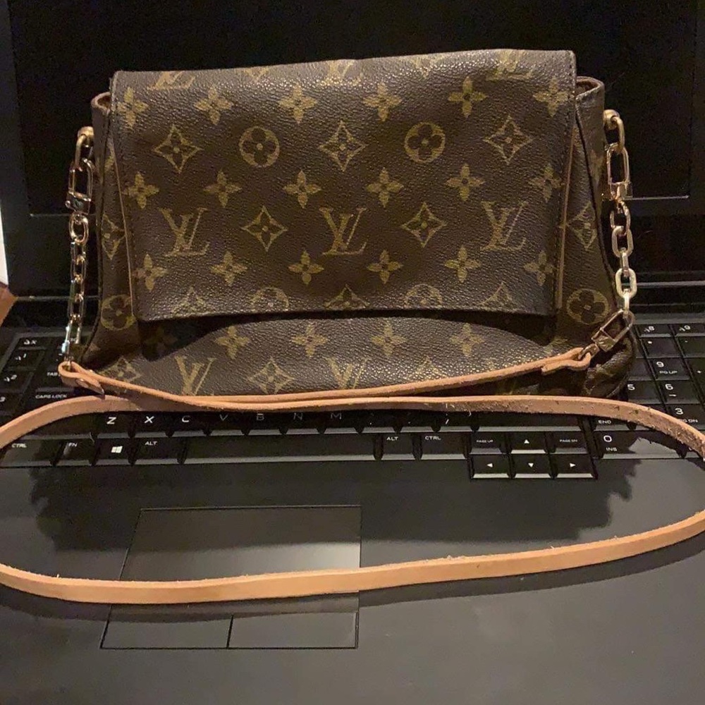 SOLD Louis Vuitton Looping PM crossbody